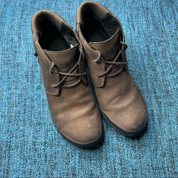 Merrell Veranda Cloudy Brown Leather Booties - Picture 3 of 9